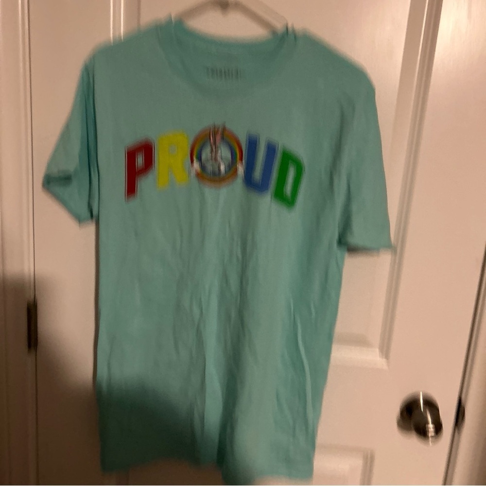 LGBTQ Pride Proud Rainbow Bugs bunny Looney tunes Men’s Medium Tshirt